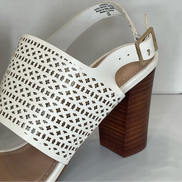 Kelly & Katie White Women's Heeled Sandals open toe. Size 9. One flaw-see pic. - Picture 4 of 13